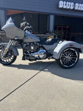 2025 Harley-Davidson® Road Glide® 3 Billiard Gray thumb 2