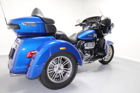 2024 Harley-Davidson® Tri Glide™ Ultra Blue Burst thumb 3