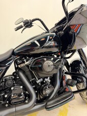 2024 Harley-Davidson® Road Glide® - Vivid Black (Black Finish)  thumb 1