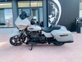 2025 Harley-Davidson® Street Glide™ Billiard Gray thumb 2