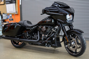 2026 Harley-Davidson® Street Glide® Vivid Black Black Trim thumb 1
