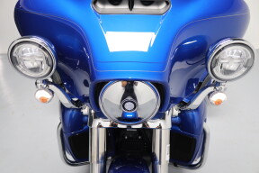 2024 Harley-Davidson® Tri Glide™ Ultra Blue Burst thumb 1