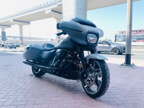 2025 Harley-Davidson® Street Glide™ Billiard Gray thumb 3