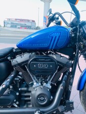 2024 Harley-Davidson® Street Bob™ 114 Blue Burst thumb 3