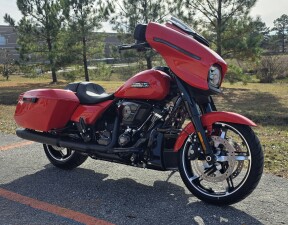 2026 Harley-Davidson® Street Glide® FLHX thumb 3