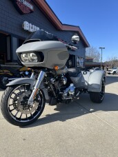 2025 Harley-Davidson® Road Glide® 3 Billiard Gray thumb 3