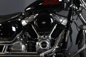 2024 Harley-Davidson® Softail® Standard FXST thumb 3