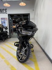 2024 Harley-Davidson® Road Glide® - Vivid Black (Black Finish)  thumb 2