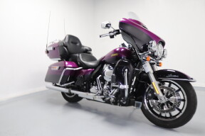 2016 Harley-Davidson® Ultra Limited Low Custom Colour Purple Fire/Blackberry Smoke thumb 2