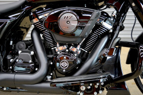 2026 Harley-Davidson® Street Glide® Vivid Black Black Trim thumb 0