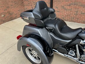 2022 Harley-Davidson Tri Glide Ultra Trike FLHTCUTG thumb 1