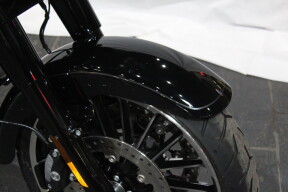 FLTRT 2025 Road Glide® 3 thumb 2