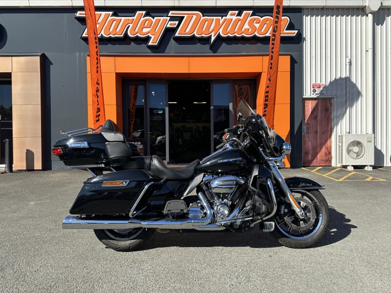 2018 Harley-Davidson® Ultra Limited Vivid Black