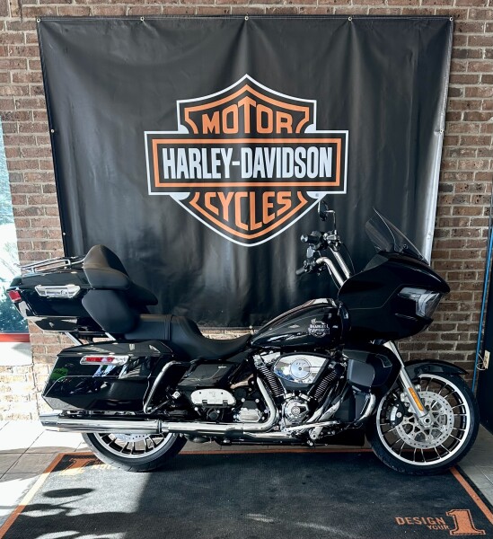 2026 Harley-Davidson® Road Glide Limited FLTRXL Vivid Black Chrome Trim
