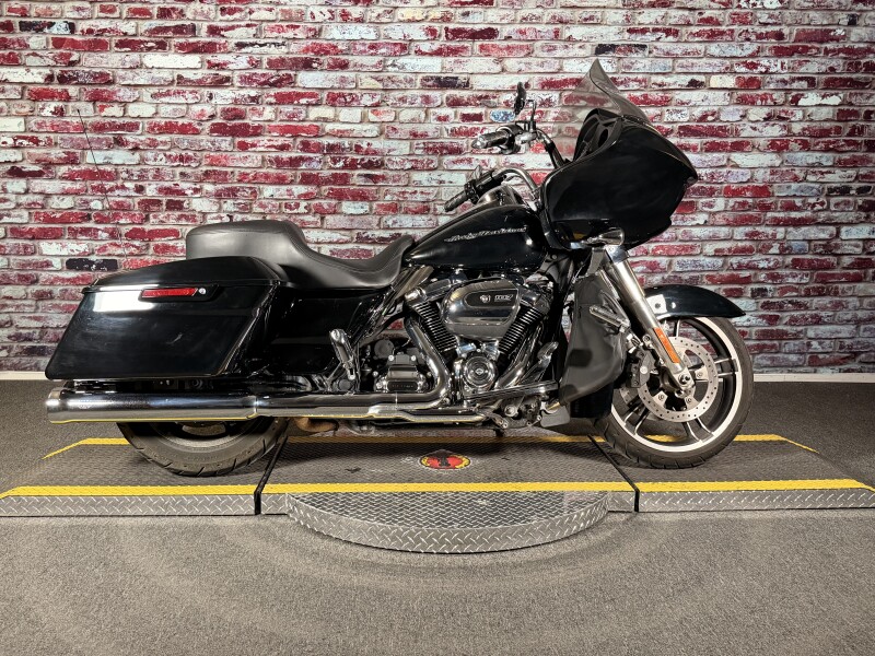 Harley-Davidson® Road Glide® 2018 FLTRX BLACK