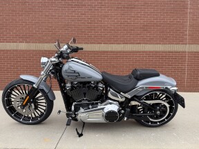 2026 Harley-Davidson® Breakout® Dark Billiard Gray Chrome Trim thumb 0