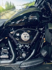 2026 Harley-Davidson® Street Glide Limited OLIV STL MTL/BLK W/ PINSTRI thumb 3