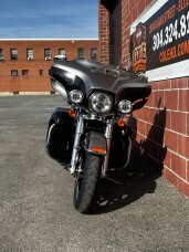2017 Harley-Davidson® Ultra Limited FLHTK thumb 0
