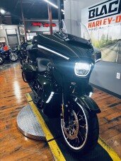 2026 Harley-Davidson® Street Glide Limited OLIV STL MTL/BLK W/ PINSTRI thumb 0