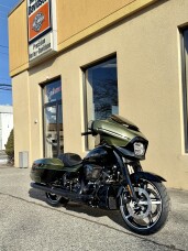 2026 Harley-Davidson® Street Glide® FLHX thumb 2