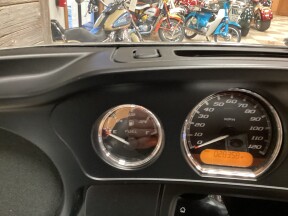 2017 Harley-Davidson® Tri Glide® Ultra Vivid Black thumb 0
