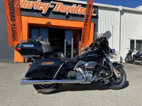 2018 Harley-Davidson® Ultra Limited Vivid Black thumb 2