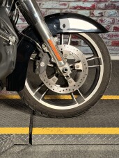 Harley-Davidson® Road Glide® 2018 FLTRX BLACK thumb 2