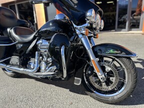 2018 Harley-Davidson® Ultra Limited Vivid Black thumb 0