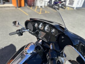 2018 Harley-Davidson® Ultra Limited Vivid Black thumb 1