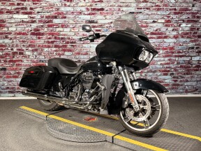 Harley-Davidson® Road Glide® 2018 FLTRX BLACK thumb 0