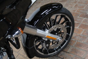 FLTRT 2025 Road Glide® 3 thumb 1