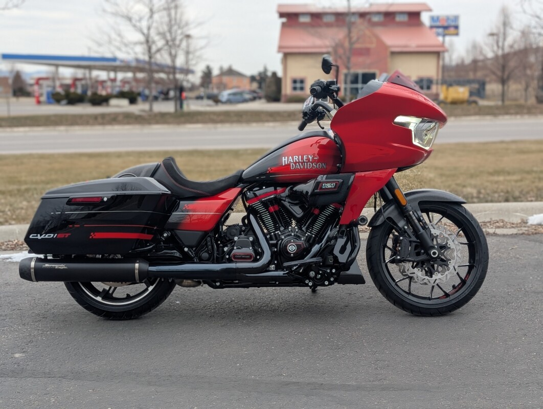 FLTRXSTSE 2026 Harley-Davidson® CVO Road Glide ST Citrus Heat Re