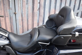 2019 Harley-Davidson® Tri Glide® Ultra FLHTCUTG thumb 1