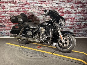 Harley-Davidson® Ultra Limited 2016 FLHTK BLACK W/PINSTRIPE thumb 0