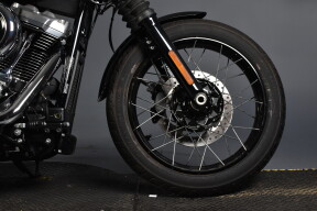 2025 Harley-Davidson® Street Bob® FXBB thumb 2