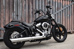 2025 Harley-Davidson® Street Bob® FXBB thumb 1