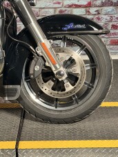 Harley-Davidson® Ultra Limited 2016 FLHTK BLACK W/PINSTRIPE thumb 2