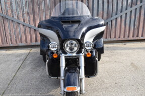 2019 Harley-Davidson® Tri Glide® Ultra FLHTCUTG thumb 0