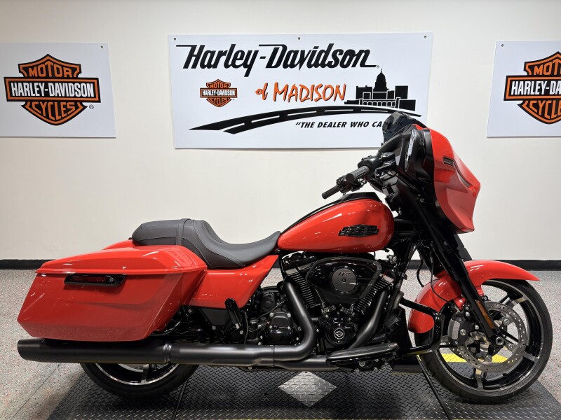 2026 FLHX Harley-Davidson® Street Glide® Blood Orange Black Trim