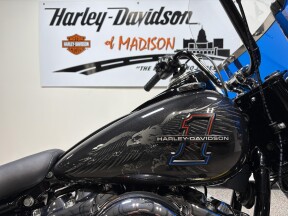 2026 FLHC Harley-Davidson® Heritage Classic Midnight Ember w/Laced Wheels thumb 2