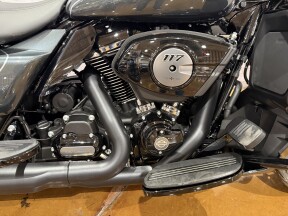 Harley-Davidson® Street Glide Limited 2026 FLHXL 0034607440 IRON HORSE METALLIC thumb 2