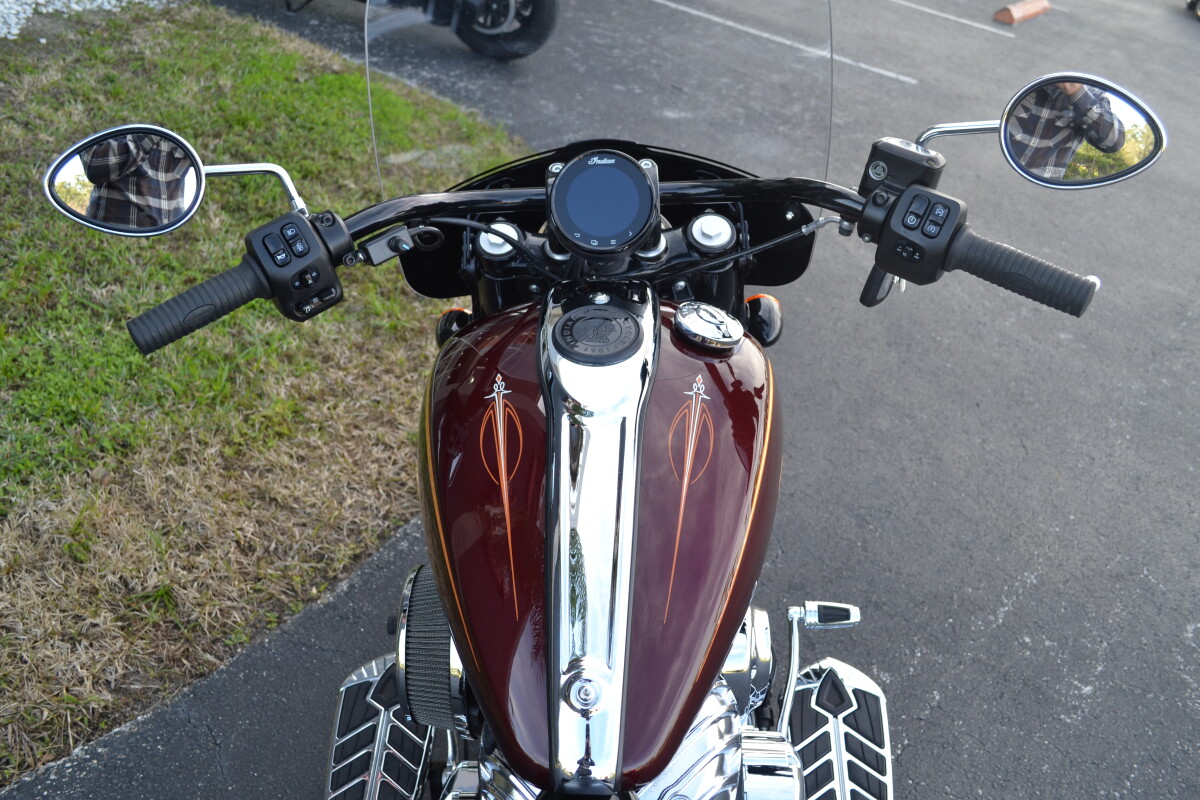 2022 Indian Motorcycle Super Chief® Maroon Metallic, photo 12