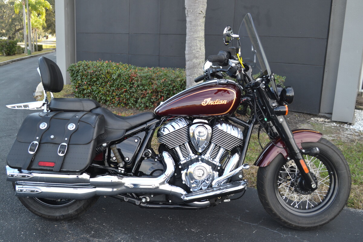 2022 Indian Motorcycle Super Chief® Maroon Metallic