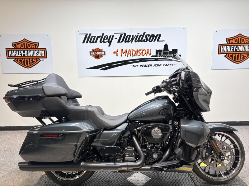 2026 FLHXL Harley-Davidson® Street Glide Limited Iron Horse Metallic Black Trim