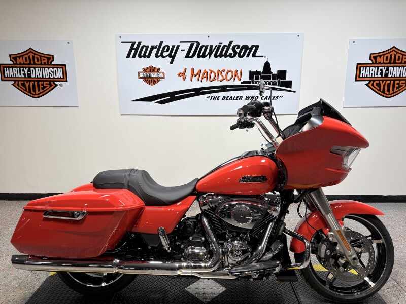 2026 FLTRX Harley-Davidson® Road Glide® Blood Orange Chrome Trim