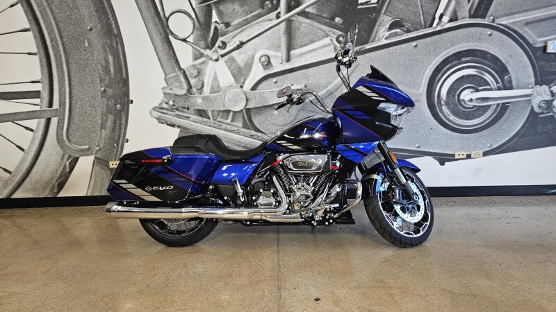 2025 CVO™ Road Glide™ FLTRXSE