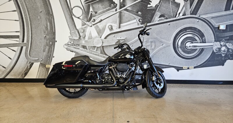 2025 Road King™ Special FLHRXS