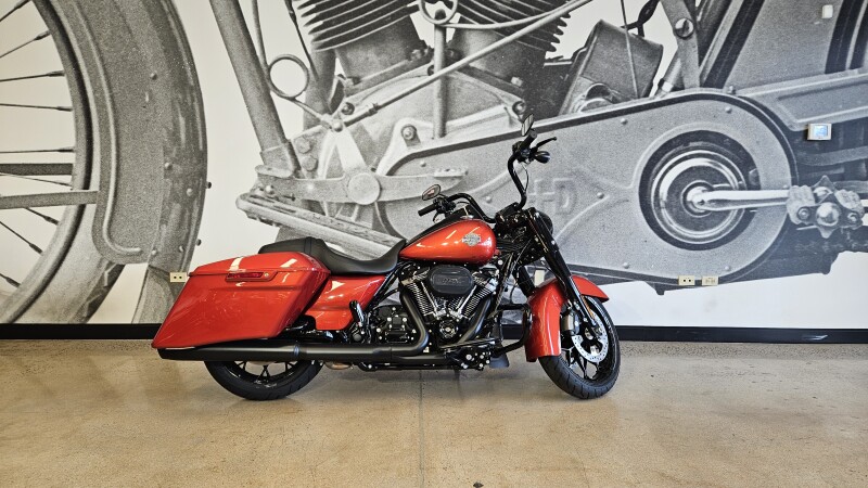 2025 Road King™ Special FLHRXS