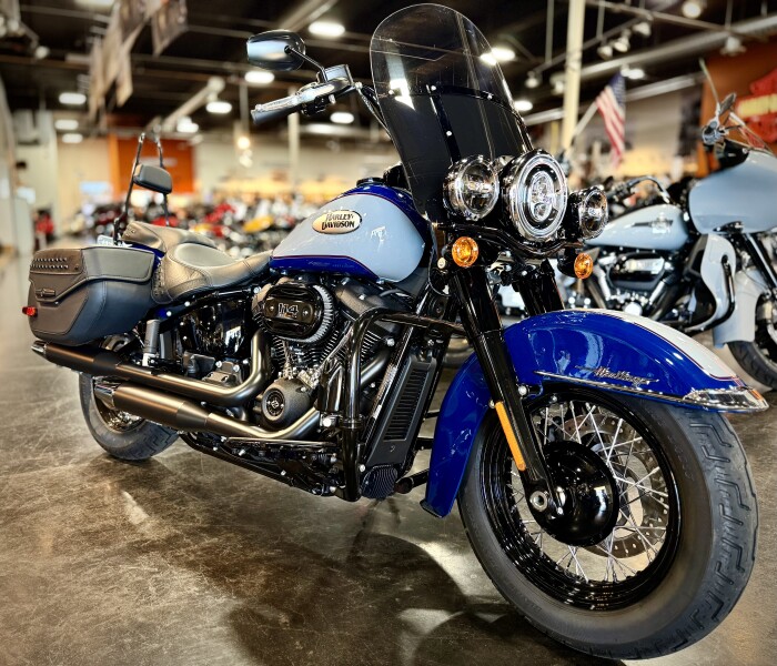 2023 Harley-Davidson® Heritage Classic Bright Billiard Blue/Billiard Gray - Black Finish