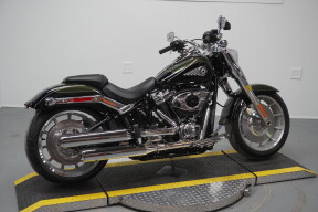 2026 Harley-Davidson® Fat Boy® Olive Steel Metallic / Vivid Black Chrome Trim thumb 3